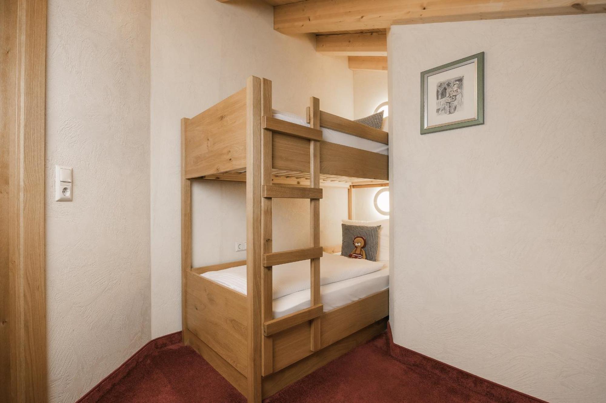 Neueroeffnung Miaflor Familien- & Aktivresort Ried im Oberinntal Ruang foto