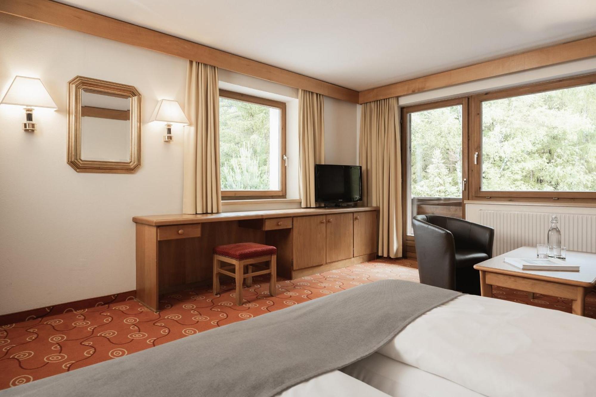Neueroeffnung Miaflor Familien- & Aktivresort Ried im Oberinntal Ruang foto
