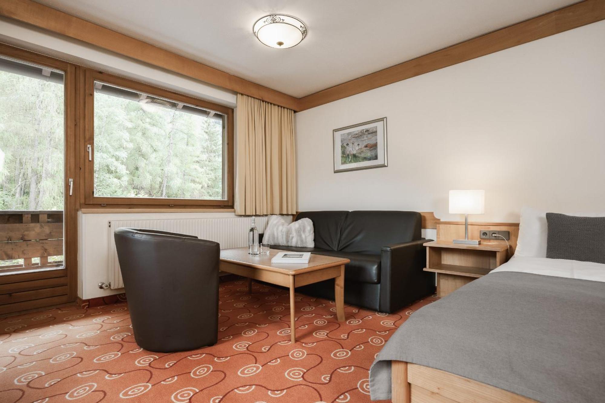 Neueroeffnung Miaflor Familien- & Aktivresort Ried im Oberinntal Ruang foto