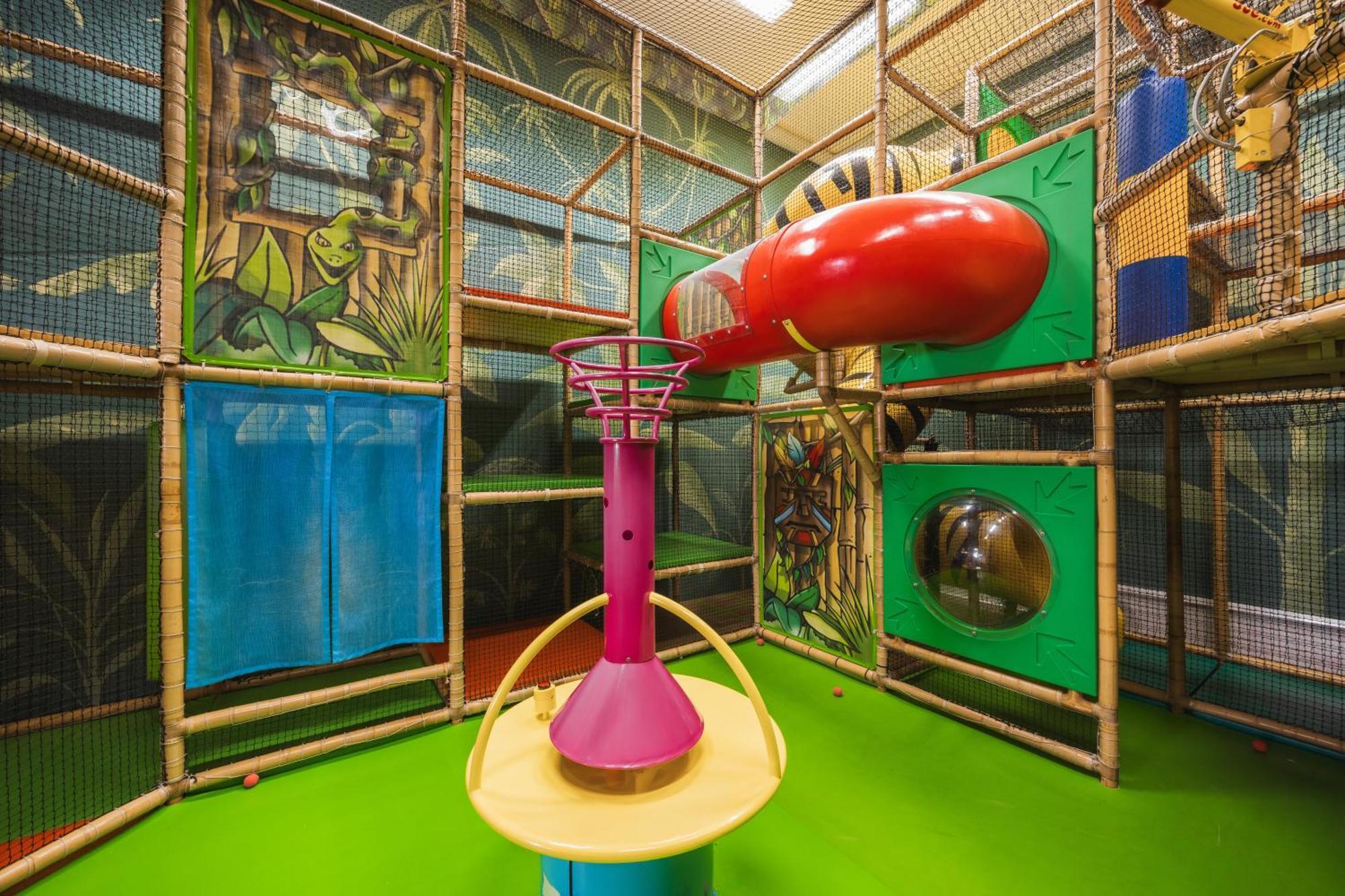 Neueroeffnung Miaflor Familien- & Aktivresort Ried im Oberinntal Bagian luar foto