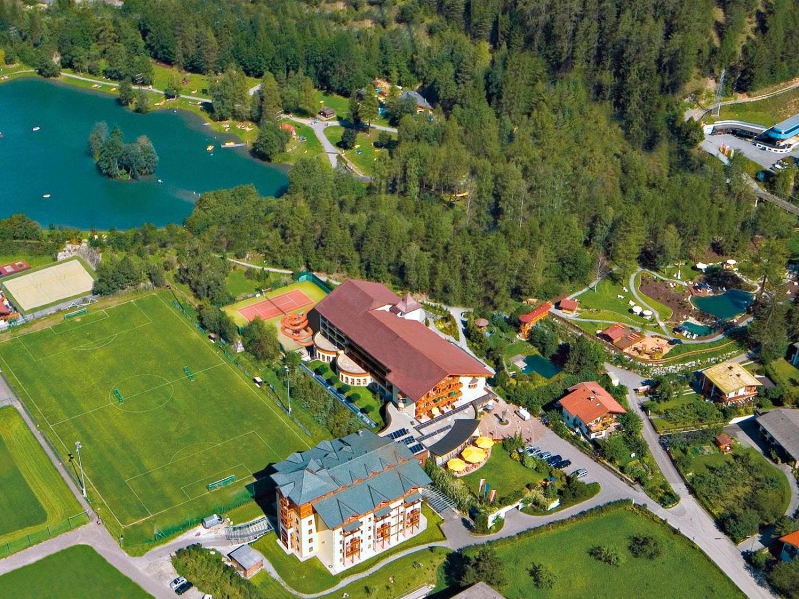 Neueroeffnung Miaflor Familien- & Aktivresort Ried im Oberinntal Bagian luar foto