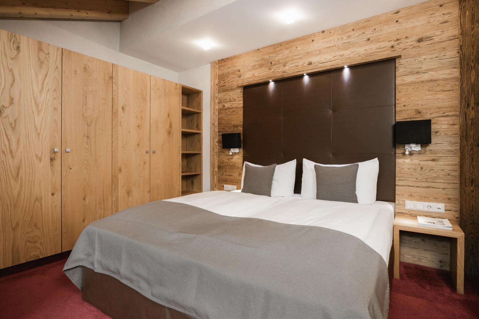 Neueroeffnung Miaflor Familien- & Aktivresort Ried im Oberinntal Bagian luar foto