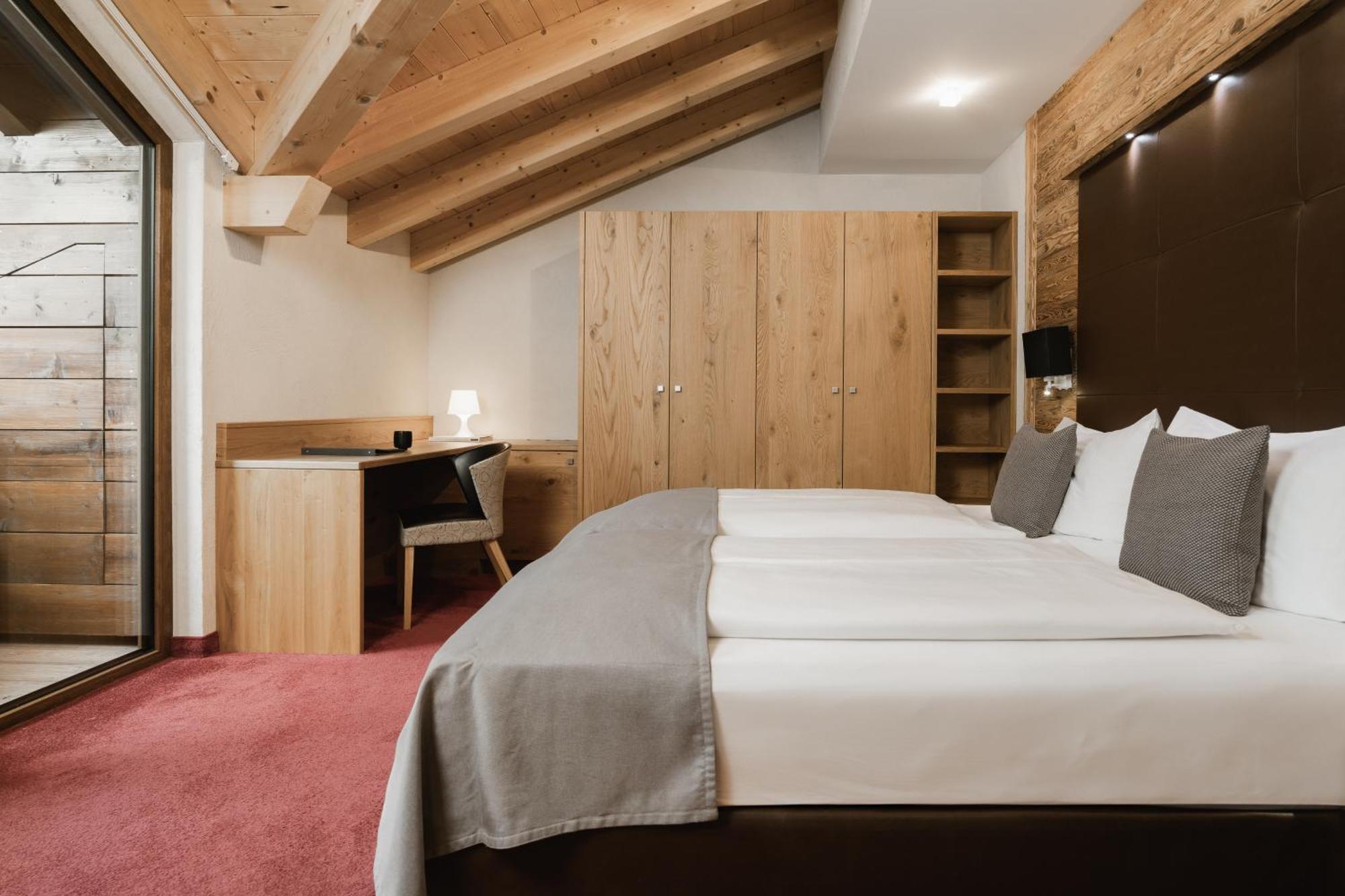 Neueroeffnung Miaflor Familien- & Aktivresort Ried im Oberinntal Bagian luar foto